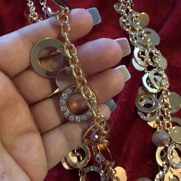 Gold and Crystal Necklace and earrings set - Picture 5 of 7